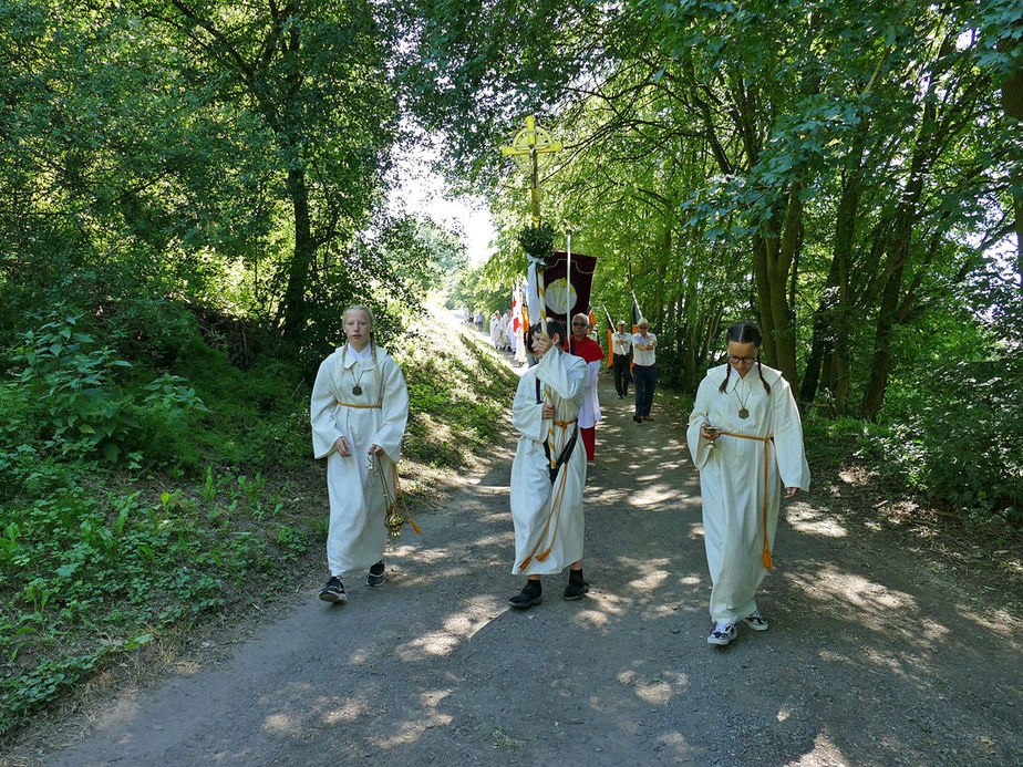 Festgottesdienst zum 1.000 Todestag des Heiligen Heimerads auf dem Hasunger Berg (Foto: Karl-Franz Thiede)